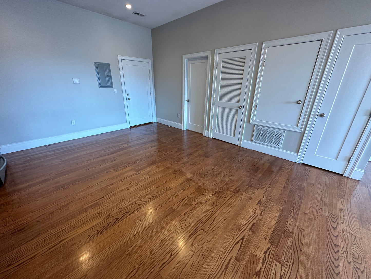 APPLICATION PENDING $4,400 / 2br - 1031ft2 - ➽Stunning Top Floor South Boston/Seaport 2 Bed 2 Bath Available January! No Fee (South Boston)