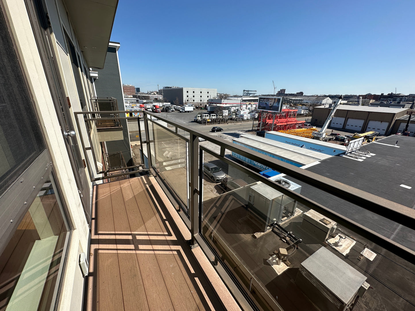 APPLICATION PENDING $4,400 / 2br - 1031ft2 - ➽Stunning Top Floor South Boston/Seaport 2 Bed 2 Bath Available January! No Fee (South Boston)