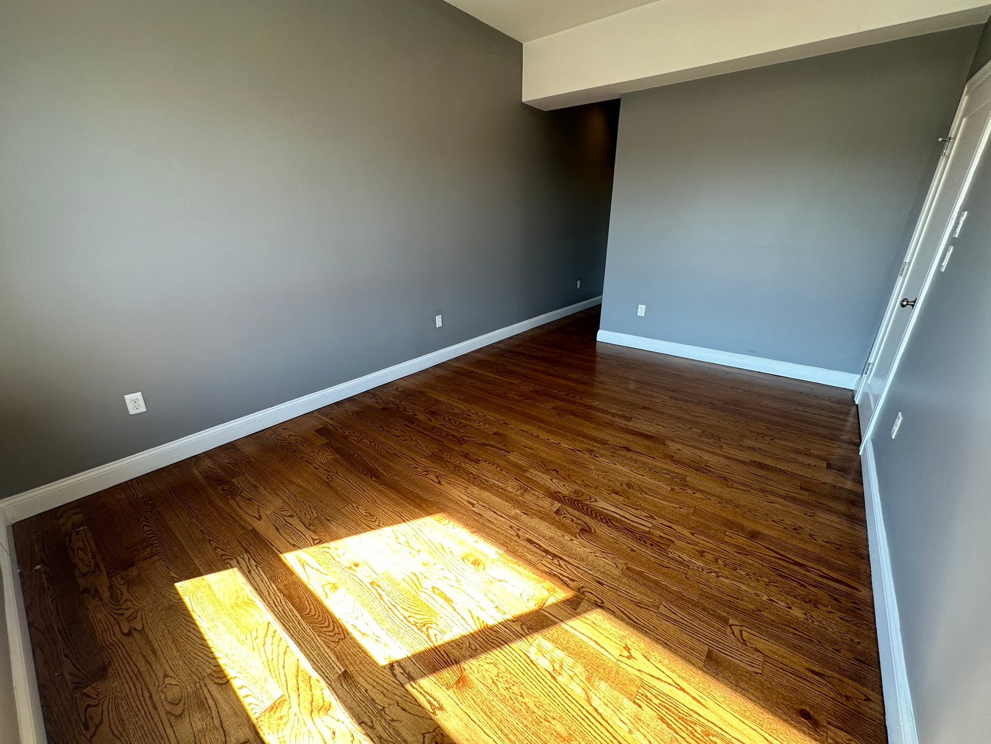 APPLICATION PENDING $4,400 / 2br - 1031ft2 - ➽Stunning Top Floor South Boston/Seaport 2 Bed 2 Bath Available January! No Fee (South Boston)