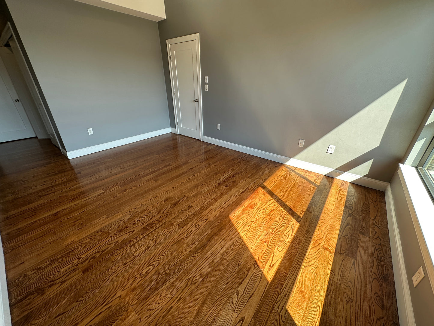 APPLICATION PENDING $4,400 / 2br - 1031ft2 - ➽Stunning Top Floor South Boston/Seaport 2 Bed 2 Bath Available January! No Fee (South Boston)