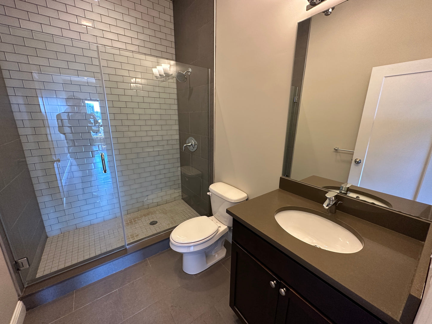 APPLICATION PENDING $4,400 / 2br - 1031ft2 - ➽Stunning Top Floor South Boston/Seaport 2 Bed 2 Bath Available January! No Fee (South Boston)