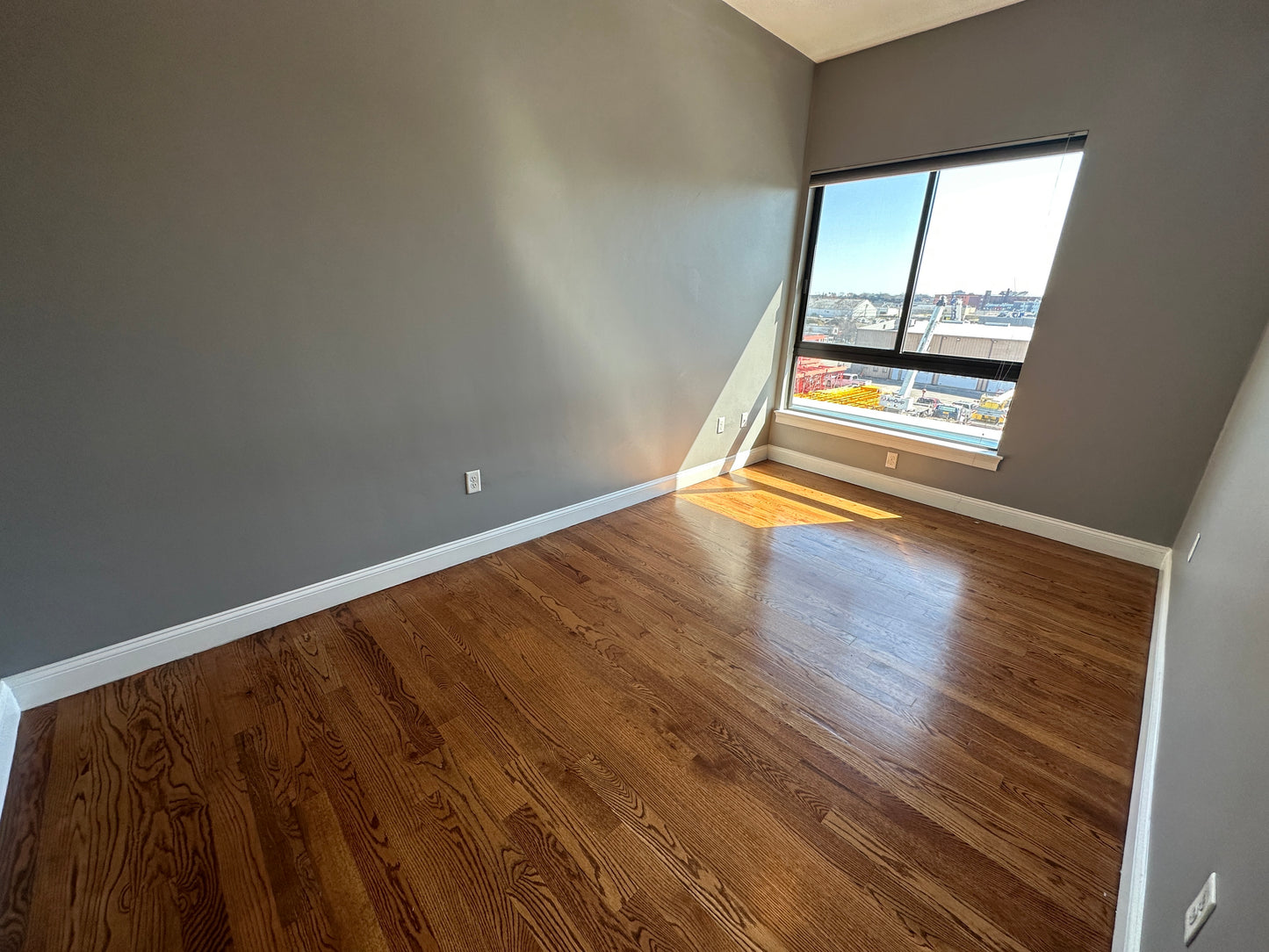 APPLICATION PENDING $4,400 / 2br - 1031ft2 - ➽Stunning Top Floor South Boston/Seaport 2 Bed 2 Bath Available January! No Fee (South Boston)