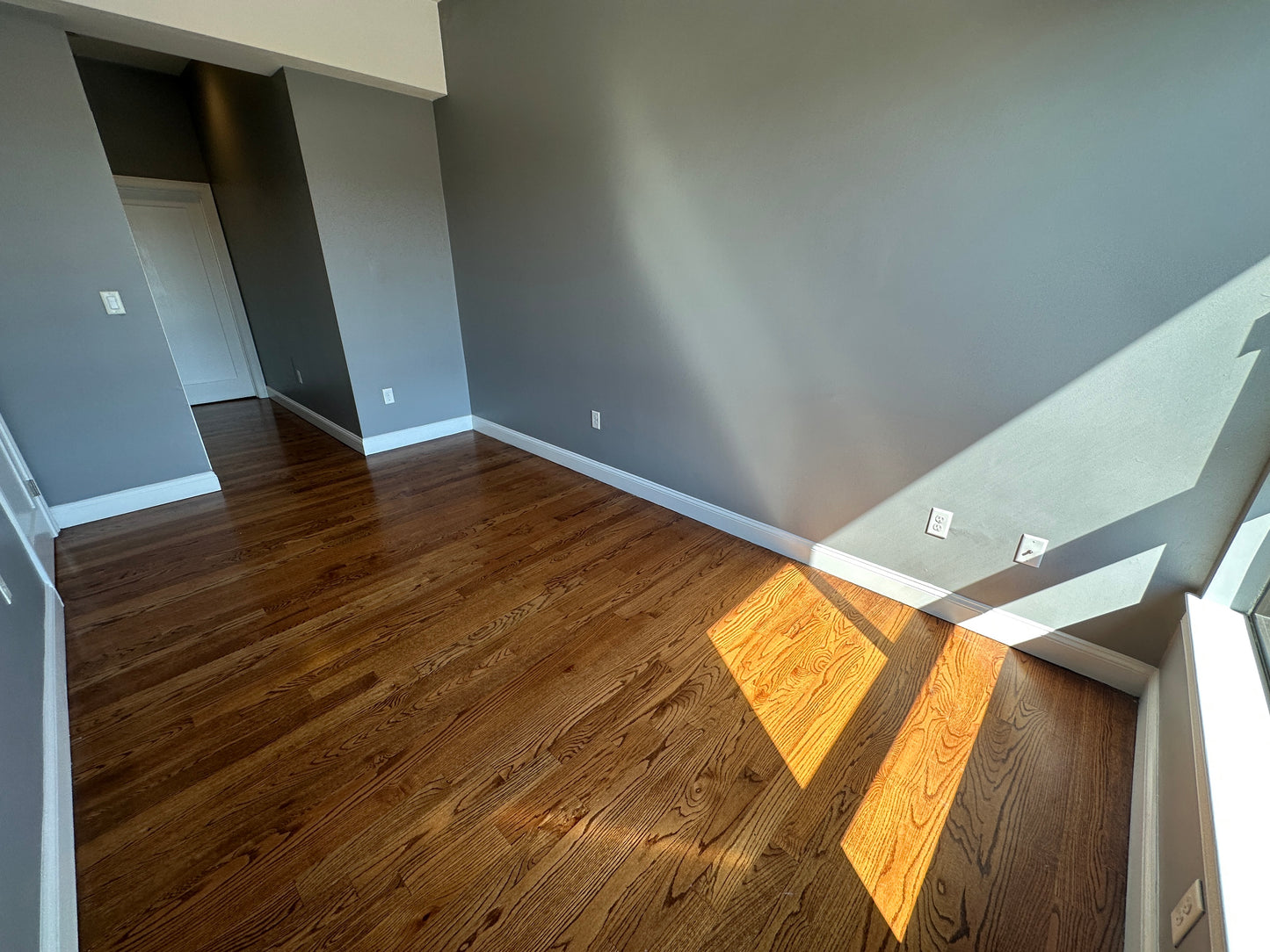 APPLICATION PENDING $4,400 / 2br - 1031ft2 - ➽Stunning Top Floor South Boston/Seaport 2 Bed 2 Bath Available January! No Fee (South Boston)