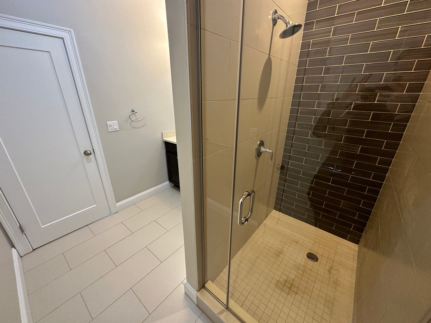 APPLICATION PENDING $4,400 / 2br - 1031ft2 - ➽Stunning Top Floor South Boston/Seaport 2 Bed 2 Bath Available January! No Fee (South Boston)