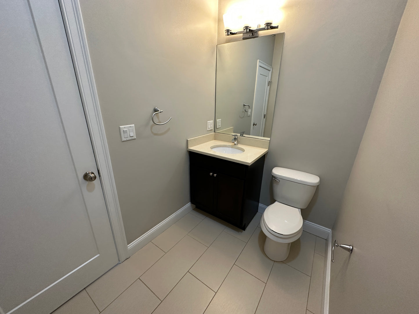 APPLICATION PENDING $4,400 / 2br - 1031ft2 - ➽Stunning Top Floor South Boston/Seaport 2 Bed 2 Bath Available January! No Fee (South Boston)