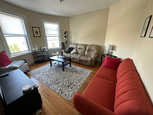 $3,975 / 3br - ➽Beautiful South Boston 3 Bedroom Avail. 9/1! No Fee and Pet OK! (South Boston)