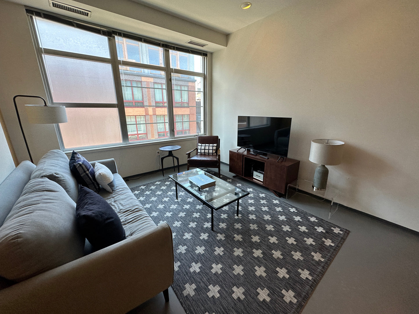 $4,300 / 2br - 759ft2 - ➽Stunning South End 2 Bedroom Available June! Pet-Friendly! (South End)