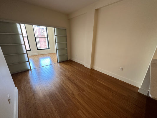 APPLICATION PENDING $3,850 / 2br - 596ft2 - ➽Breezy Midtown 2 Bedroom Available September! Pet-Friendly! (Midtown)