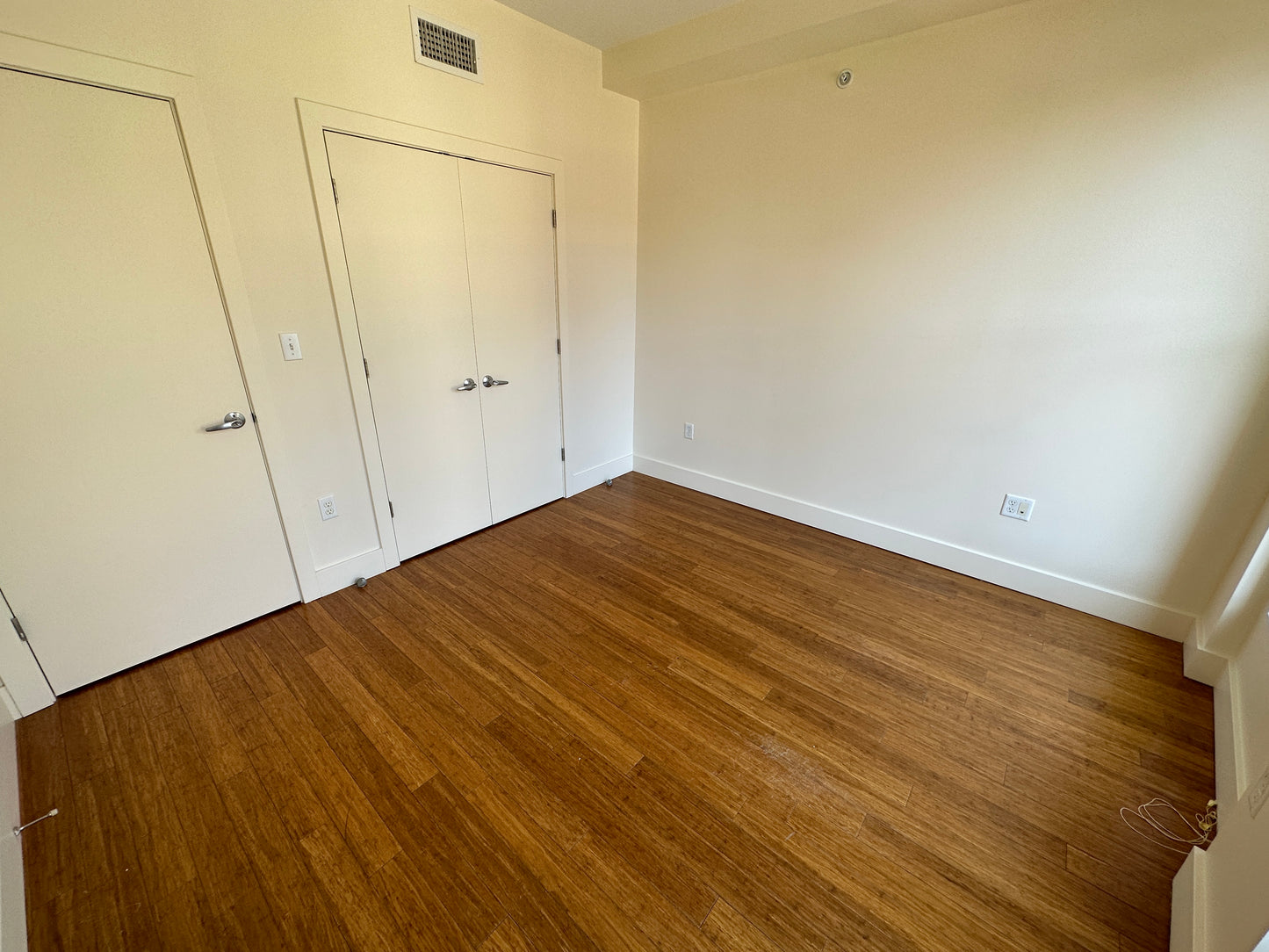 $4,125 / 2br - 596ft2 - ➽Airy Midtown 2 Bedroom Available July! Pet-Friendly! (Midtown)