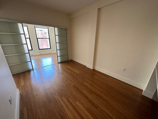 $4,150 / 2br - 596ft2 - ➽Dashing Midtown 2 Bedroom Available September! Pet-Friendly! (Midtown)