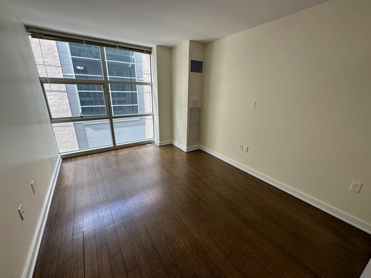 $2,750 / 1br - 460ft2 - ➽Dashing Downtown Top Floor 1 Bedroom Available Now! No Fee! (Theatre District)
