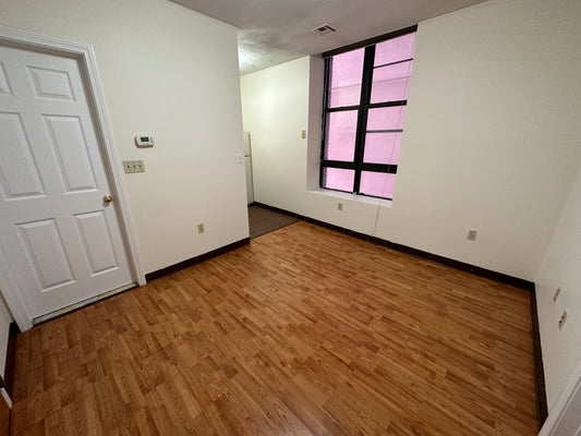 $2,500 / 347ft2 - ➽Cozy Chinatown 2 Room Studio Available Now! Pet-Friendly! (Chinatown)