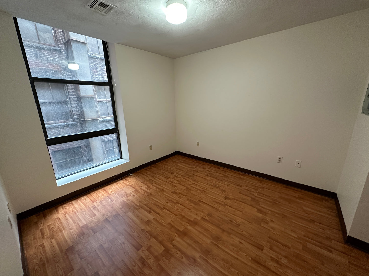 $2,500 / 1br - 347ft2 - ➽Cozy Chinatown 2 Room Studio Available July! (Chinatown)