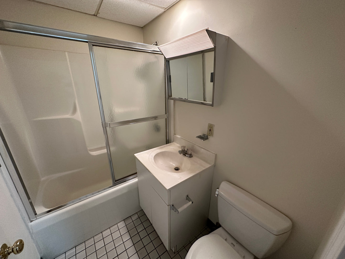 $2,500 / 1br - 347ft2 - ➽Cozy Chinatown 2 Room Studio Available July! (Chinatown)