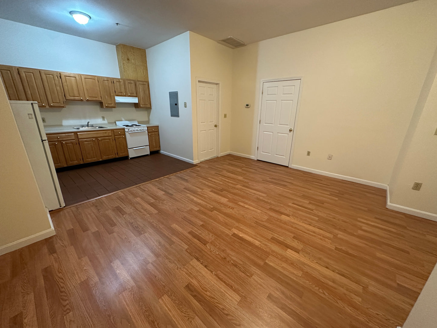 APPLICATION PENDING $3,595 / 2br - 546ft2 - ➽Charming Chinatown 2 Bedroom Available 9/1! Pet-Friendly! (Chinatown)