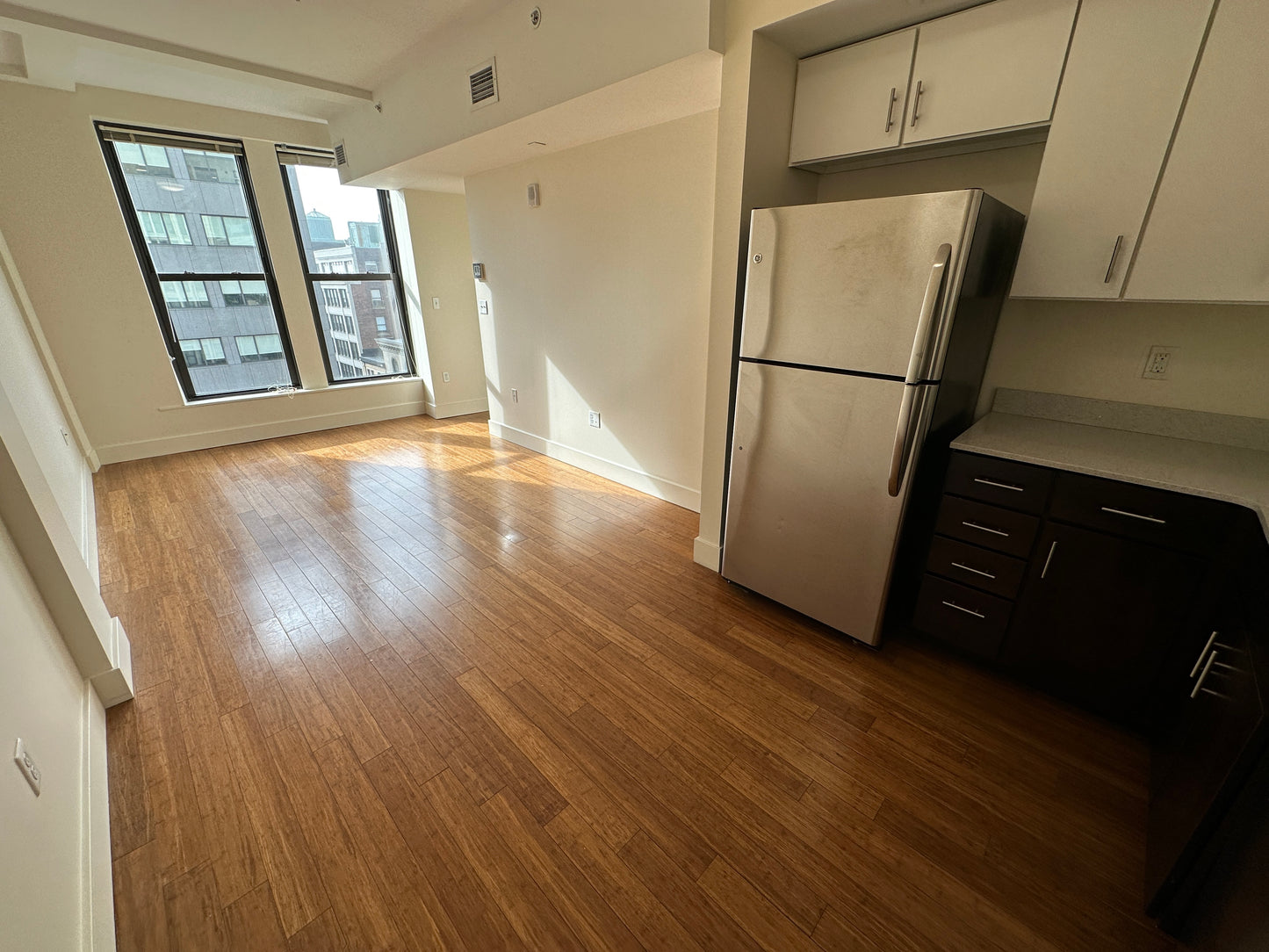 APPLICATION PENDING $2,750 / 364ft2 - ➽Lovely Midtown Studio Available September! Pet-Friendly! (Midtown)