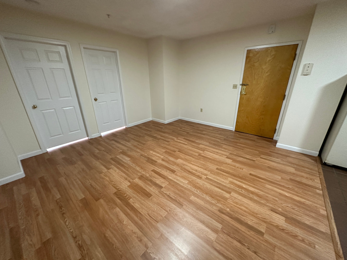 $3,595 / 1br - 604ft2 - ➽Airy Chinatown 2 Bedroom Available 9/1! Pet-Friendly! (Chinatown)