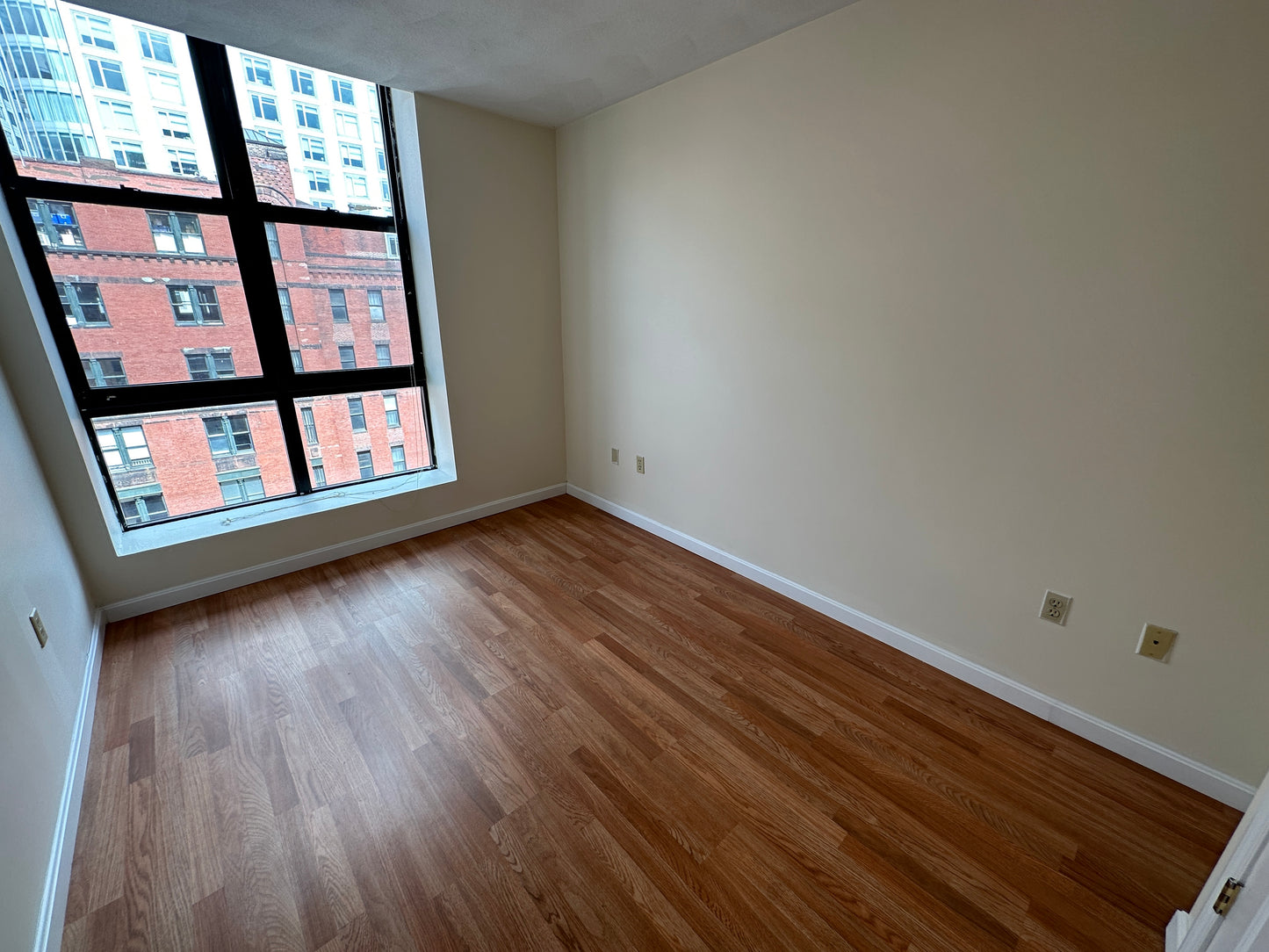 $3,595 / 1br - 604ft2 - ➽Airy Chinatown 2 Bedroom Available 9/1! Pet-Friendly! (Chinatown)