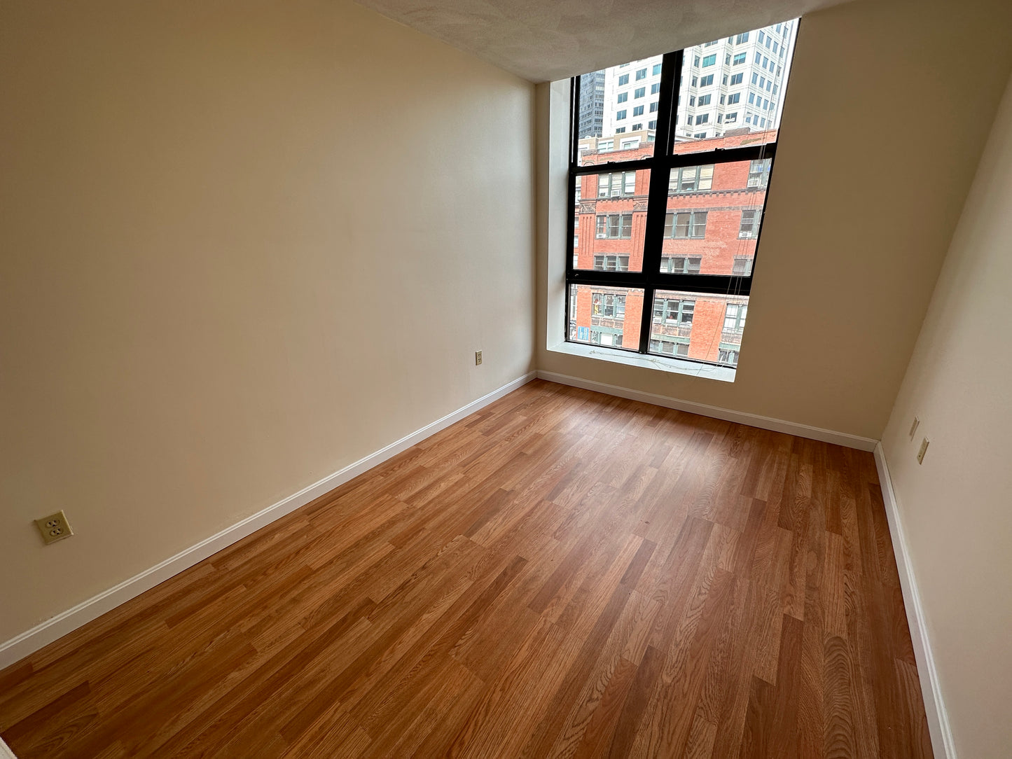 $3,595 / 1br - 604ft2 - ➽Airy Chinatown 2 Bedroom Available 9/1! Pet-Friendly! (Chinatown)