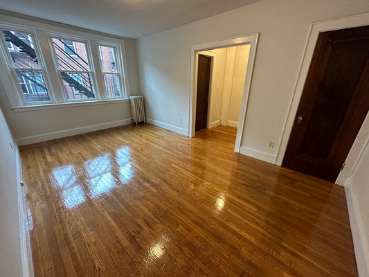 $2,065 / 405ft2 - ➽Quaint Somerville Studio Available Now! No Fee! (Winter Hill)