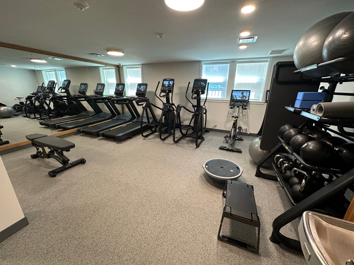 APPLICATION PENDING $4,350 / 1br - 700ft2 - ➽Fantastic Back Bay 1 Bedroom w/In Unit WD Available September! (Back Bay)