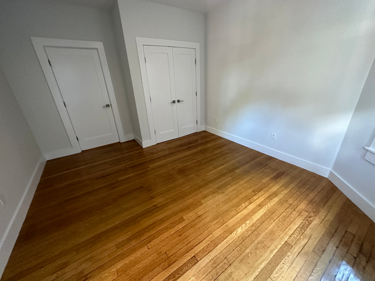 $4,650 / 3br - 851ft2 - ➽Quaint Brighton 3 Bedroom Available June! HT & HW Included! (Brighton)