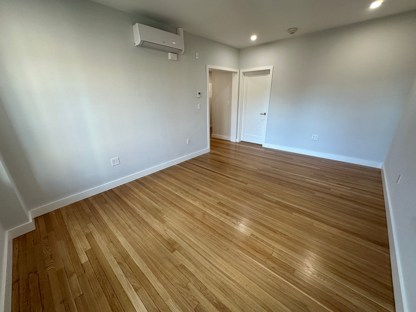 $3,300 / 2br - 870ft2 - ➽Chic Cambridge 2 Bedroom Available October! No Fee! (Agassiz)