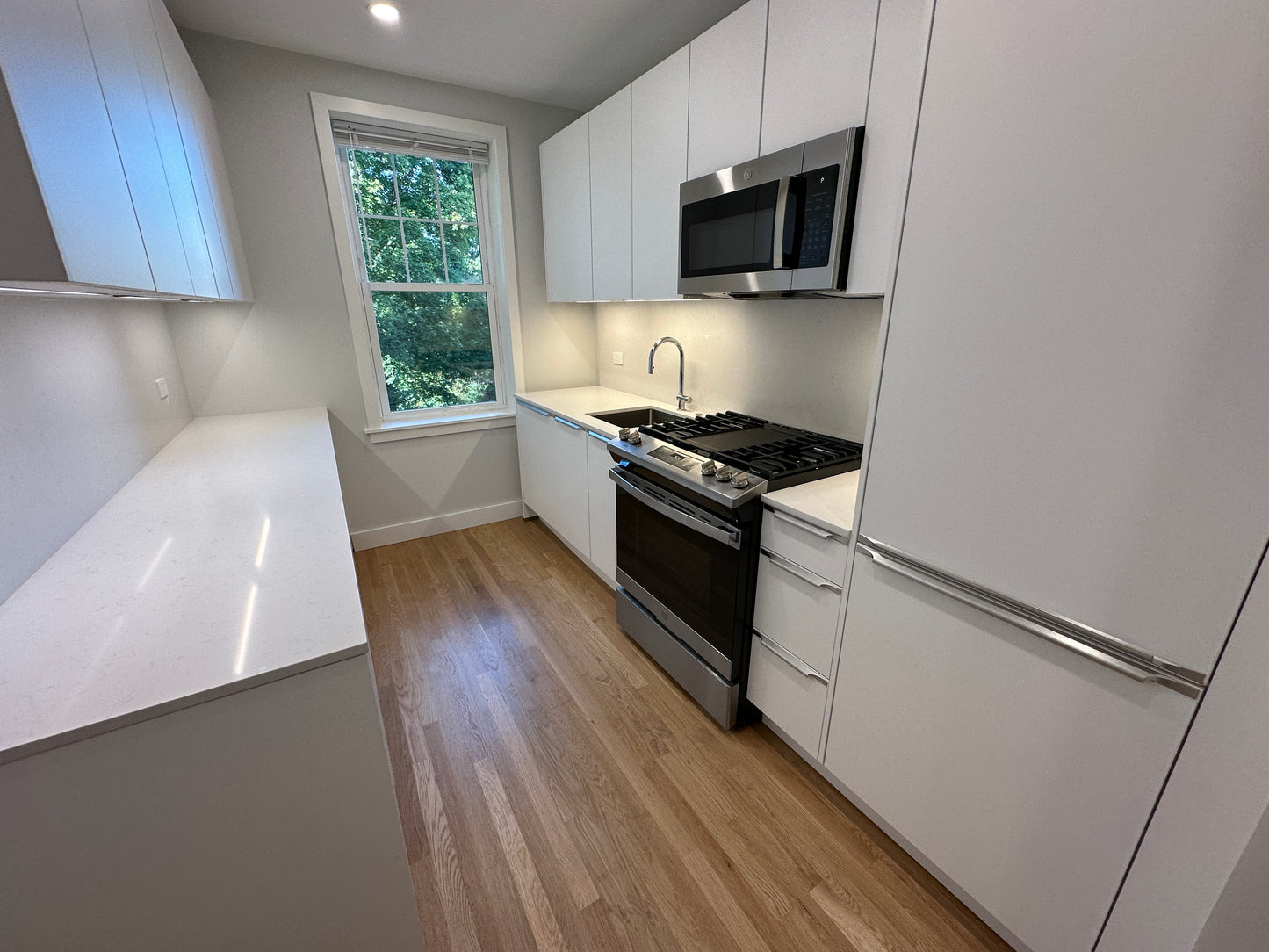 $3,300 / 2br - 870ft2 - ➽Chic Cambridge 2 Bedroom Available October! No Fee! (Agassiz)