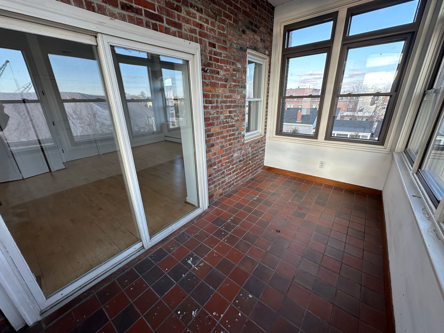 $3,400 / 2br - 1398ft2 - ➽Gorgeous Chelsea South End 2 Bedroom 2 Bathroom Top Floor Loft! (Chelsea - South End)