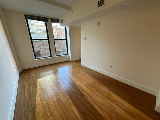 $2,600 / 364ft2 - ➽Dashing Midtown Studio Available Now! Pet-Friendly! (Midtown)