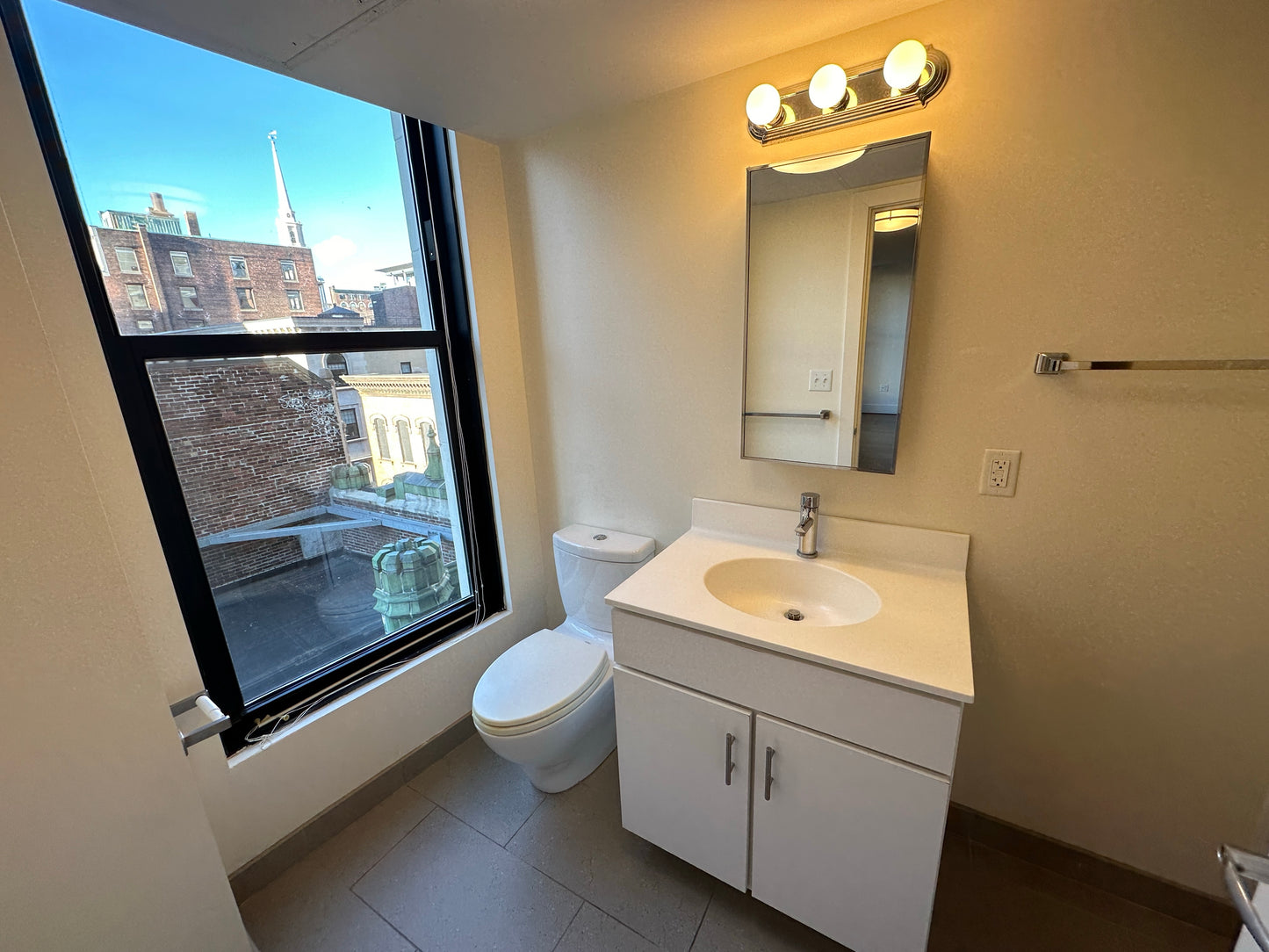 $2,600 / 364ft2 - ➽Dashing Midtown Studio Available Now! Pet-Friendly! (Midtown)