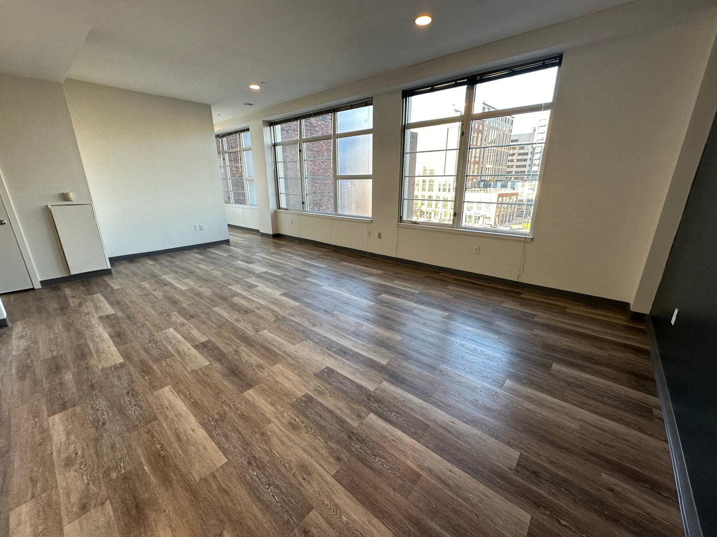 APPLICATION PENDING $3,175 / 1br - 687ft2 - ➽Elegant South End 1 Bedroom Available August! Pet-Friendly! (South End)