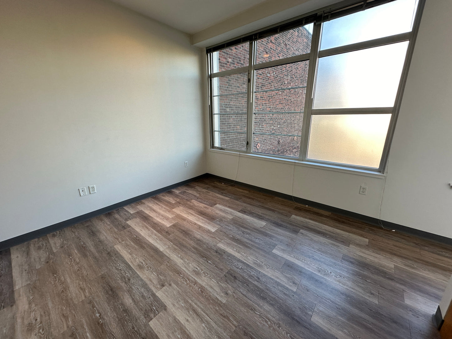 APPLICATION PENDING $3,175 / 1br - 687ft2 - ➽Elegant South End 1 Bedroom Available August! Pet-Friendly! (South End)