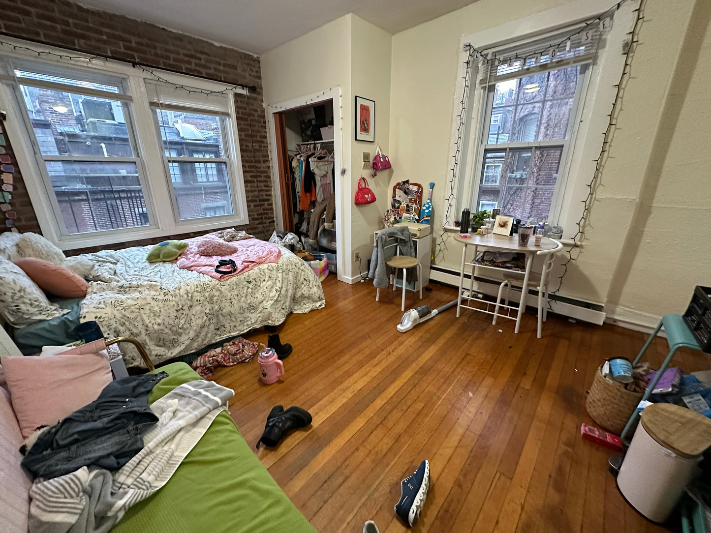 $2,150 ➽Cozy Beacon Hill Studio w/HT/HW Included Available 9/1! (Beacon Hill)