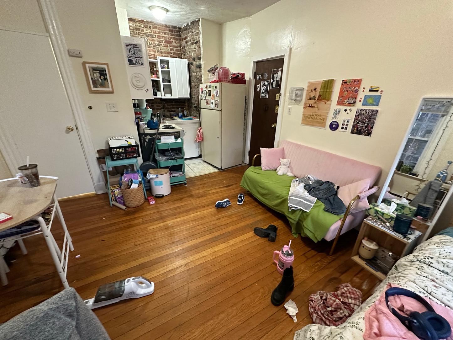 $2,150 ➽Cozy Beacon Hill Studio w/HT/HW Included Available 9/1! (Beacon Hill)