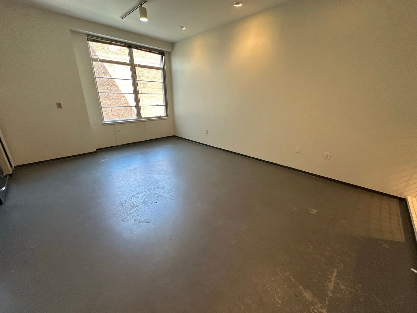 $4,350 / 2br - 900ft2 - ➽Gorgeous South End 2 Bedroom Available Now! No Fee! (South End)