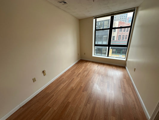 $2,675 / 1br - 337ft2 - ➽Comfy Chinatown 1 Bedroom Available August! No Broker Fee! (Chinatown)