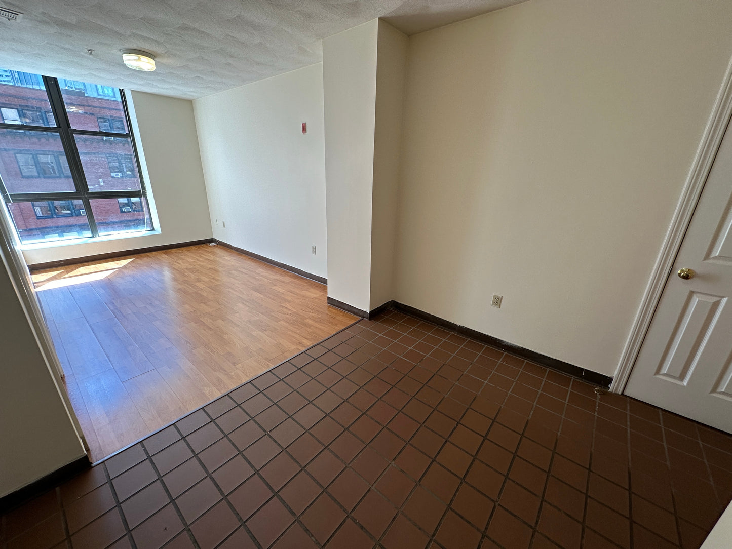 $2,525 / 1br - 398ft2 - ➽Vibrant Chinatown 1 Bedroom Available August! Pet-Friendly & No Fee! (Chinatown)