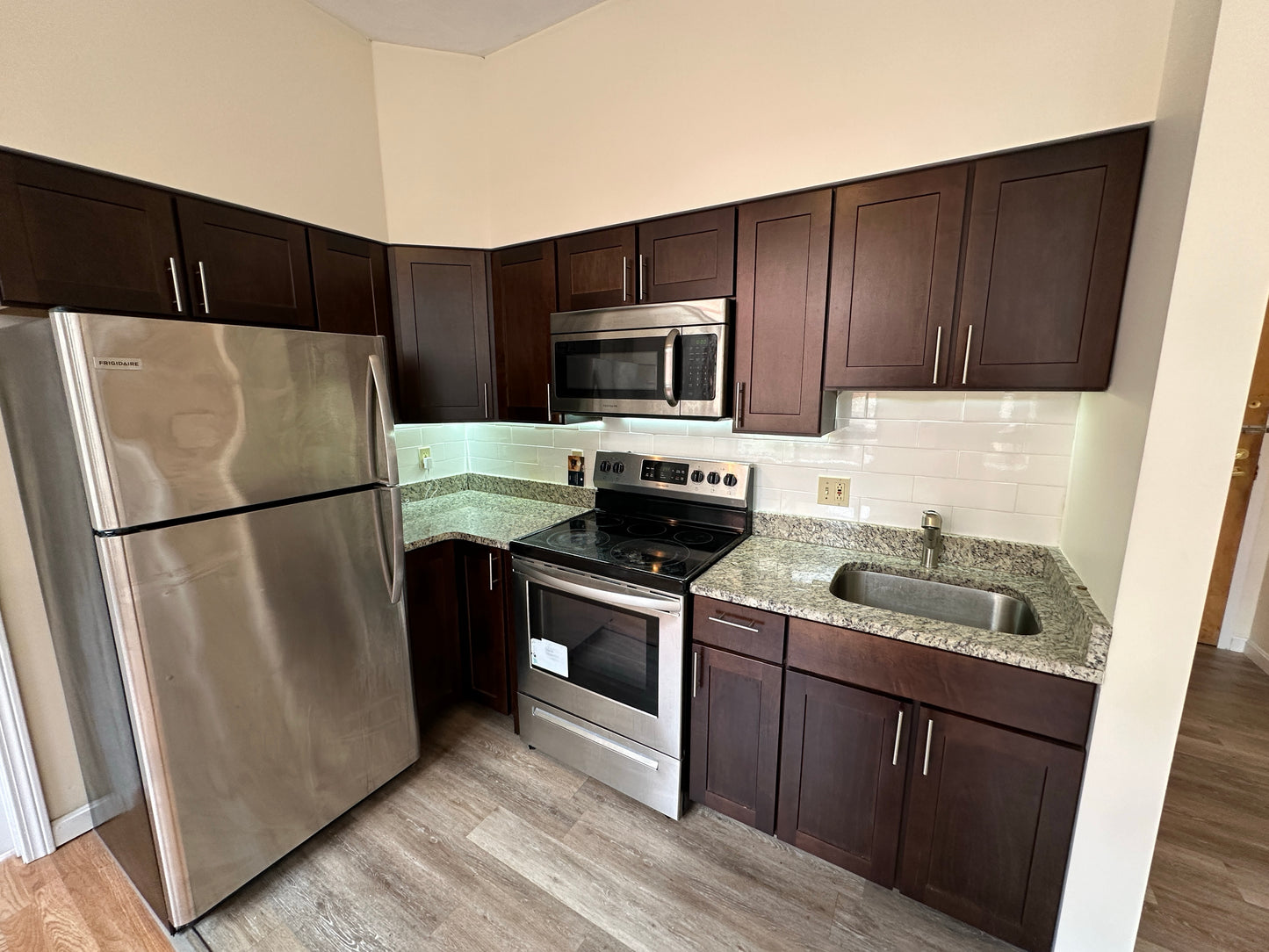 APPLICATION PENDING $2,600 / 1br - 416ft2 - ➽Beautiful Chinatown 1 Bedroom Available September! (Chinatown)