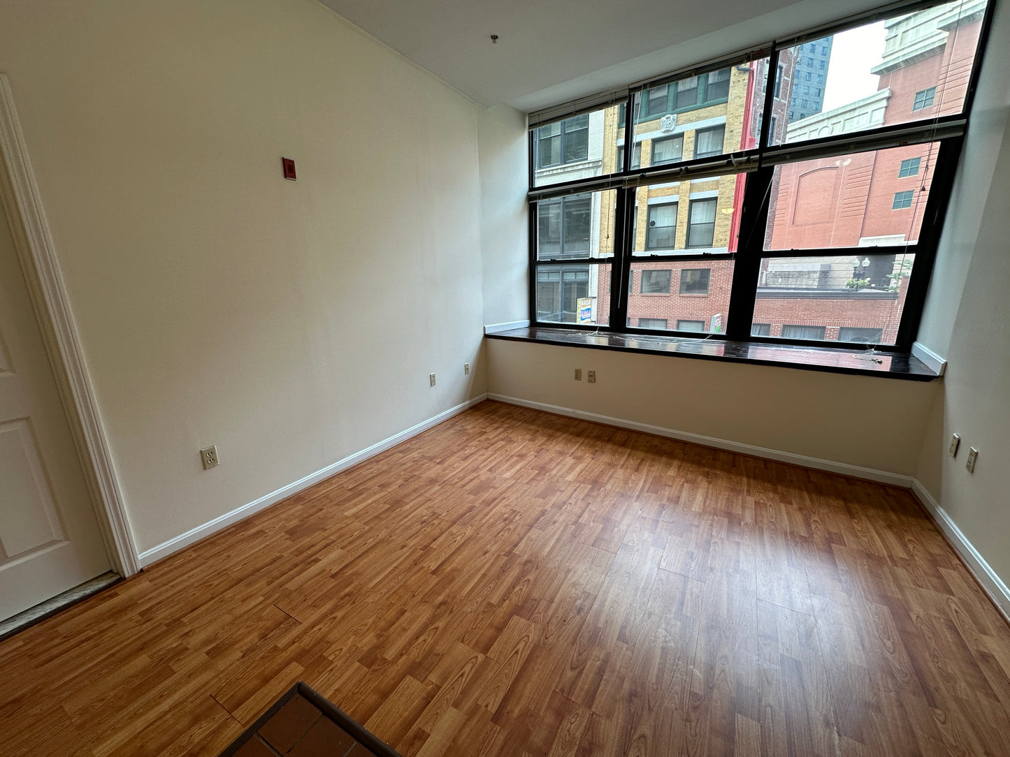 APPLICATION PENDING $2,550 / 1br - 416ft2 - ➽Bright Chinatown 1 Bedroom Available July! (Chinatown)