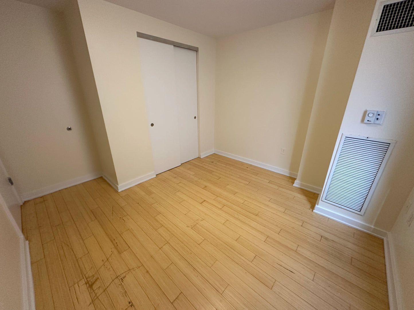 $3,000 / 1br - 460ft2 - ➽Dashing Downtown 1 Bedroom Available July! (Theatre District)