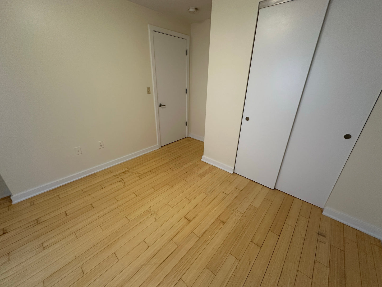 $3,000 / 1br - 460ft2 - ➽Dashing Downtown 1 Bedroom Available July! (Theatre District)