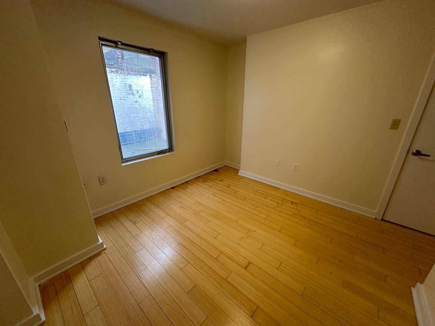 $3,000 / 1br - 460ft2 - ➽Dashing Downtown 1 Bedroom Available July! (Theatre District)