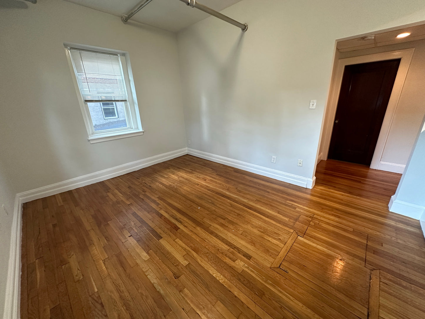 $2,200 / 1br - 580ft2 - ➽Quaint Ground Floor Somerville 1 Bedroom Available January! No Fee! (Winter Hill)