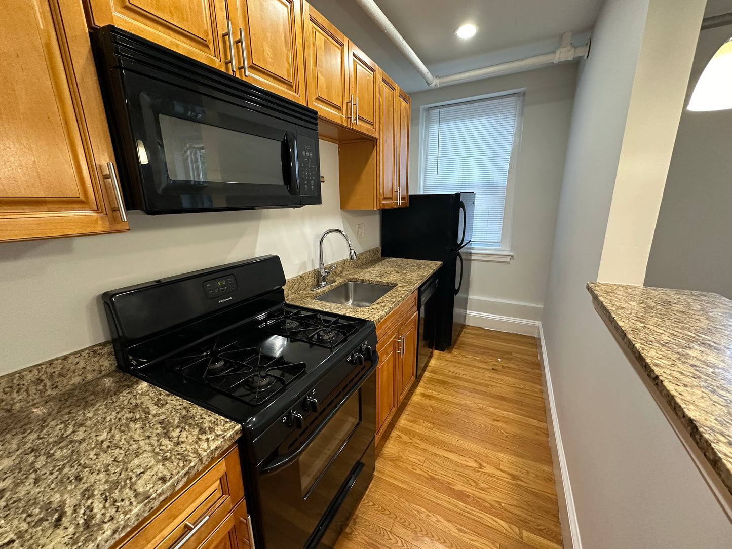 $2,200 / 1br - 580ft2 - ➽Quaint Ground Floor Somerville 1 Bedroom Available January! No Fee! (Winter Hill)
