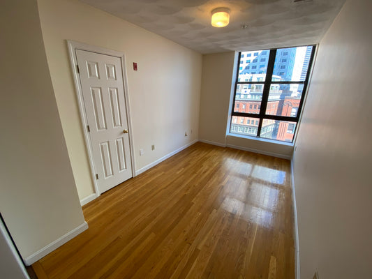 APPLICATION PENDING $2,650 / 1br - 381ft2 - ➽Airy Chinatown 1 Bedroom Available July! (Chinatown)