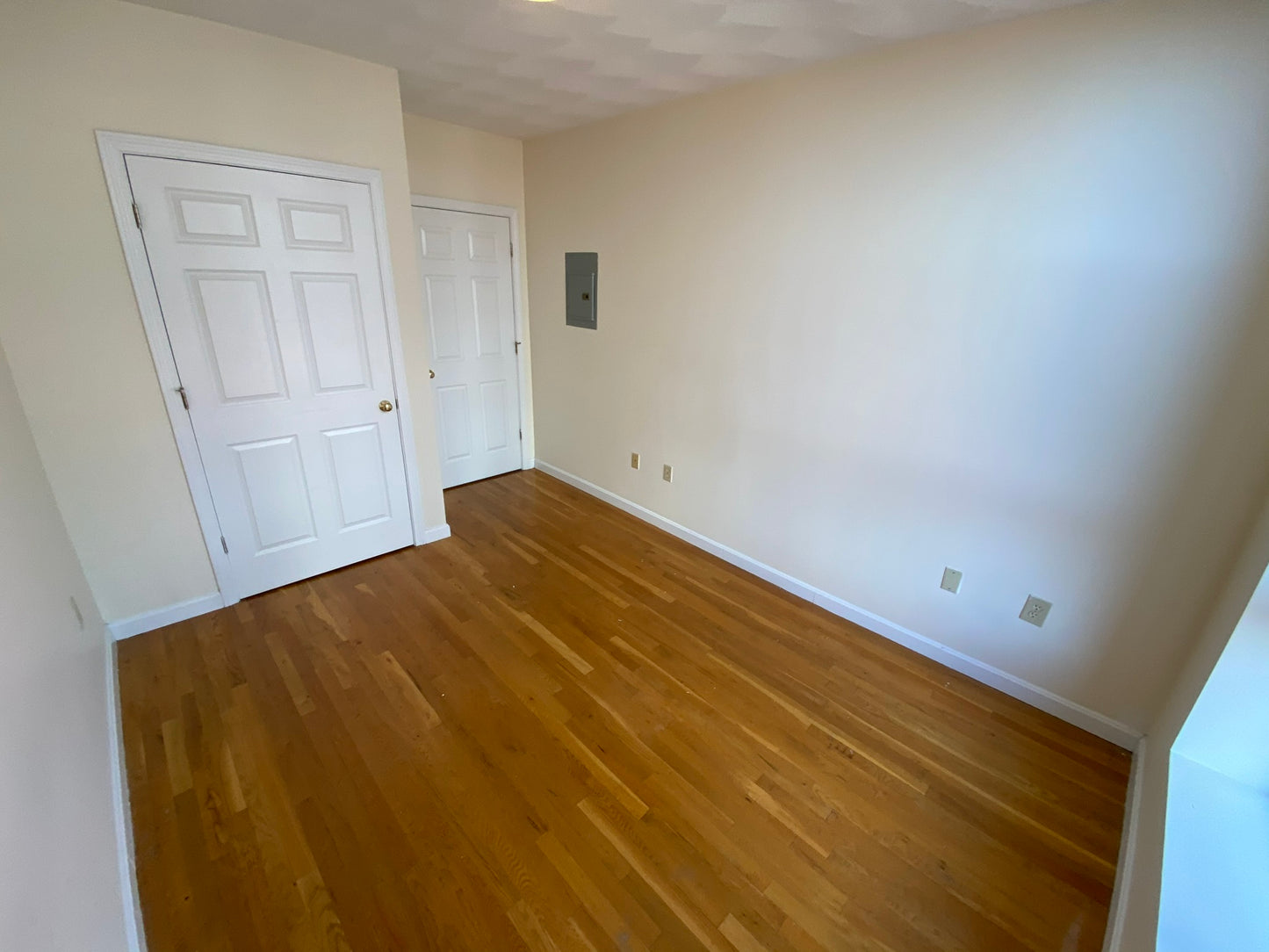 APPLICATION PENDING $2,650 / 1br - 381ft2 - ➽Airy Chinatown 1 Bedroom Available July! (Chinatown)