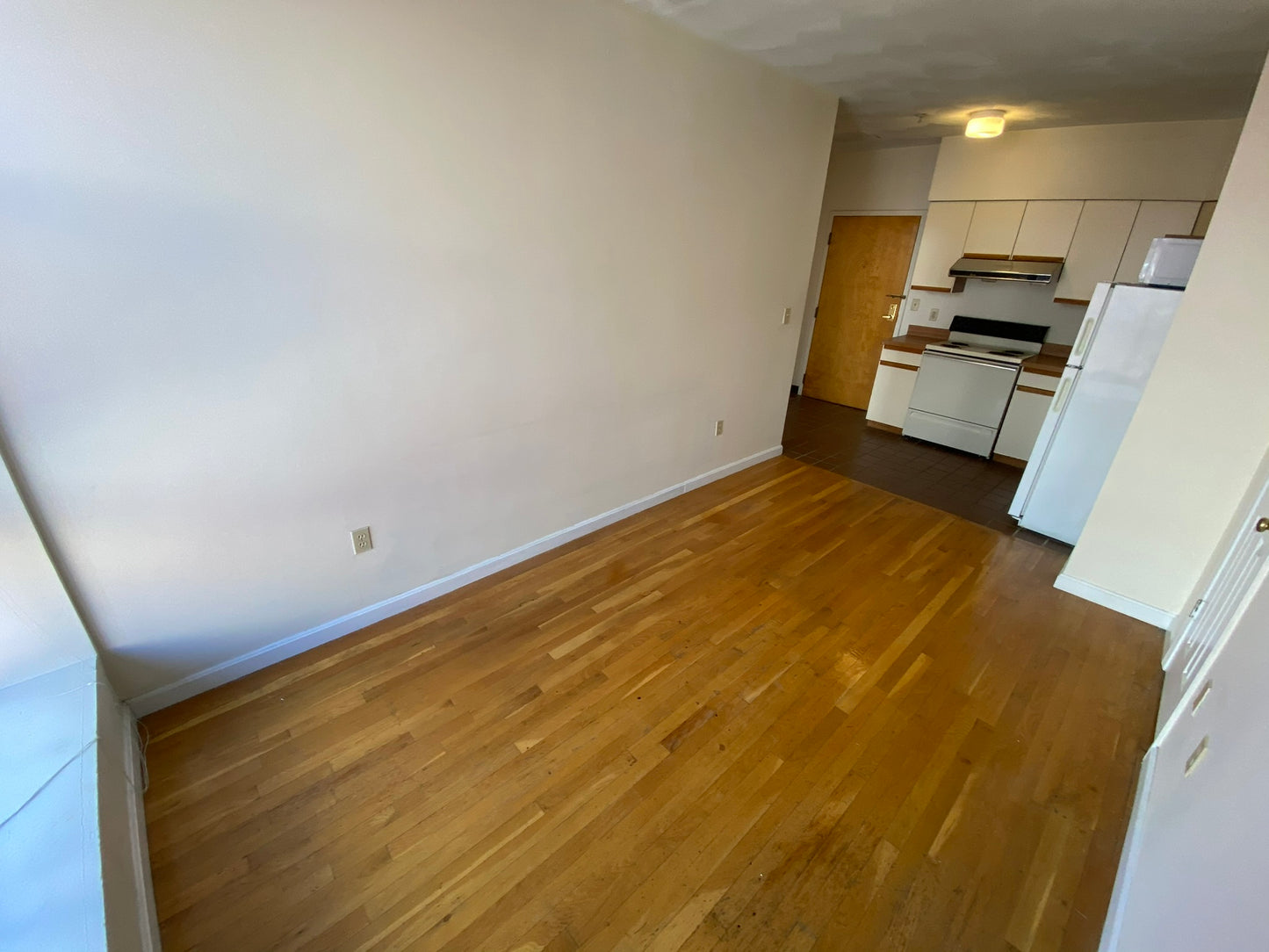 $2,650 / 1br - 381ft2 - ➽Quaint Chinatown 1 Bedroom Available July! (Chinatown)