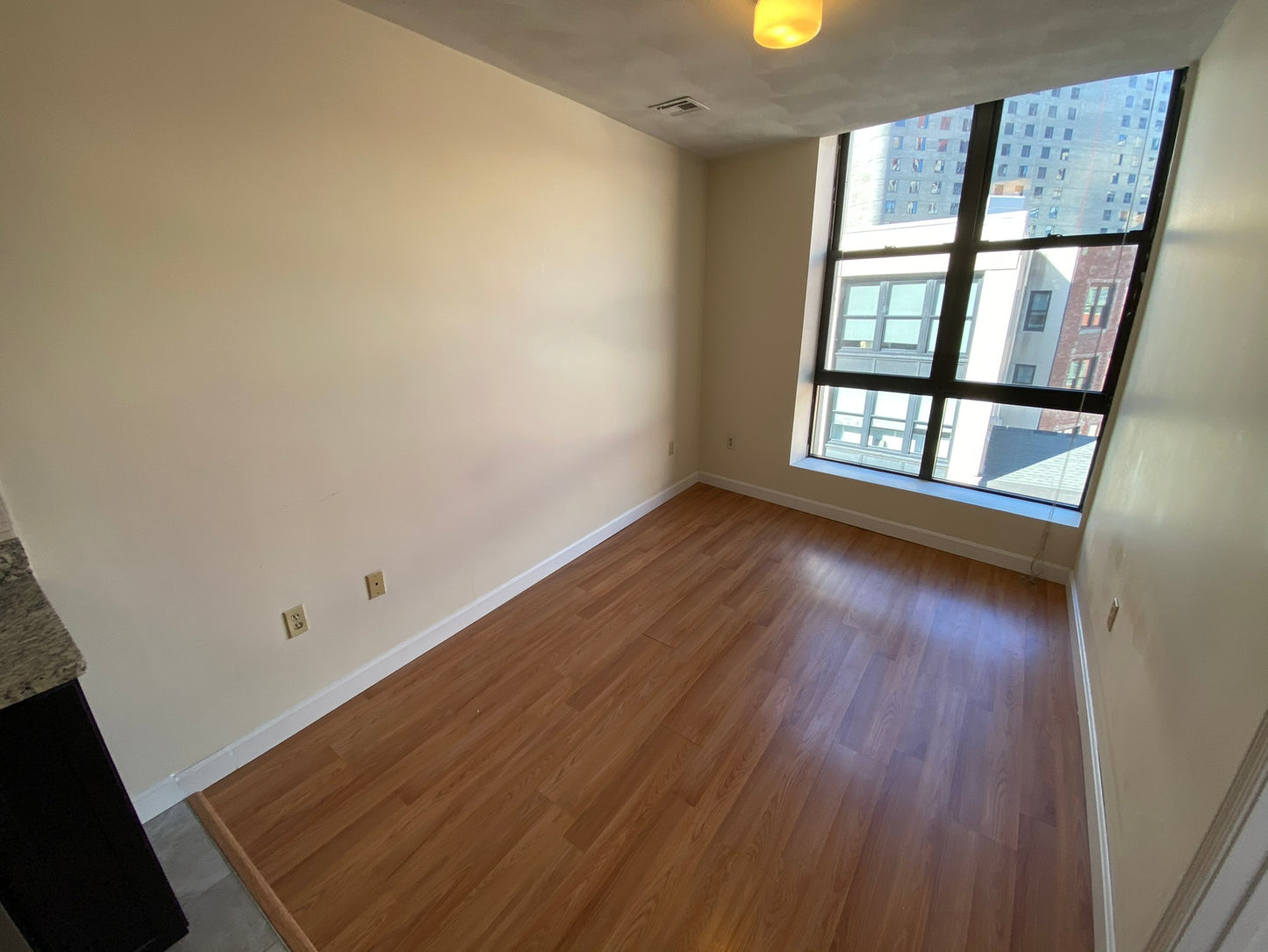 $2,650 / 1br - 337ft2 - ➽Deluxe Top Floor Chinatown 1 Bedroom Available July! (Chinatown)