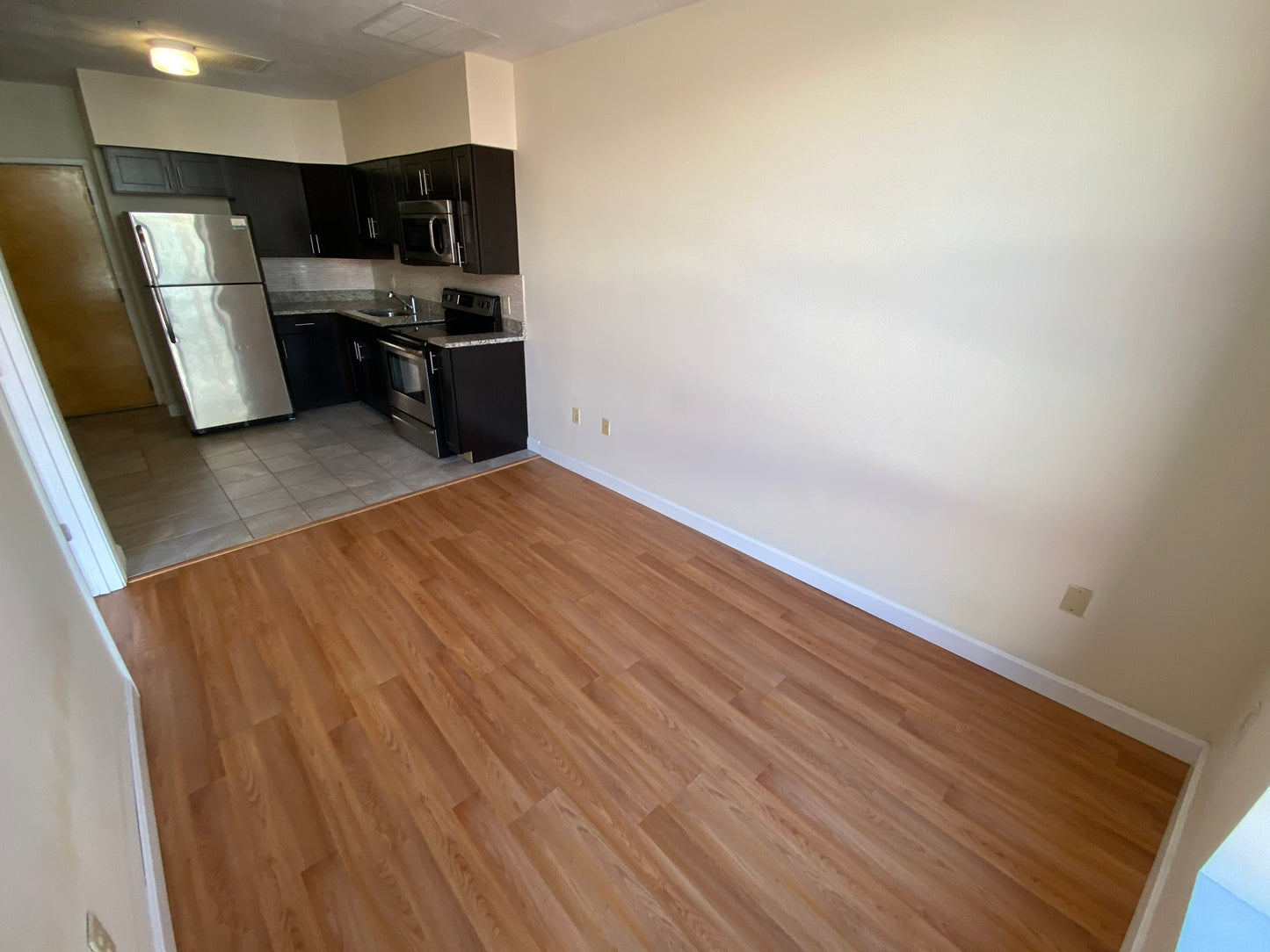 $2,650 / 1br - 337ft2 - ➽Deluxe Top Floor Chinatown 1 Bedroom Available July! (Chinatown)